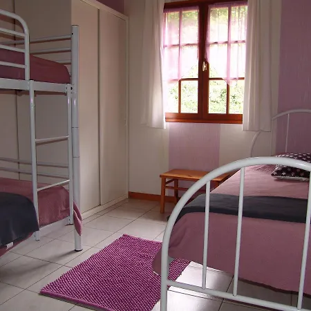 Les Petits Pres بيت للعطل *